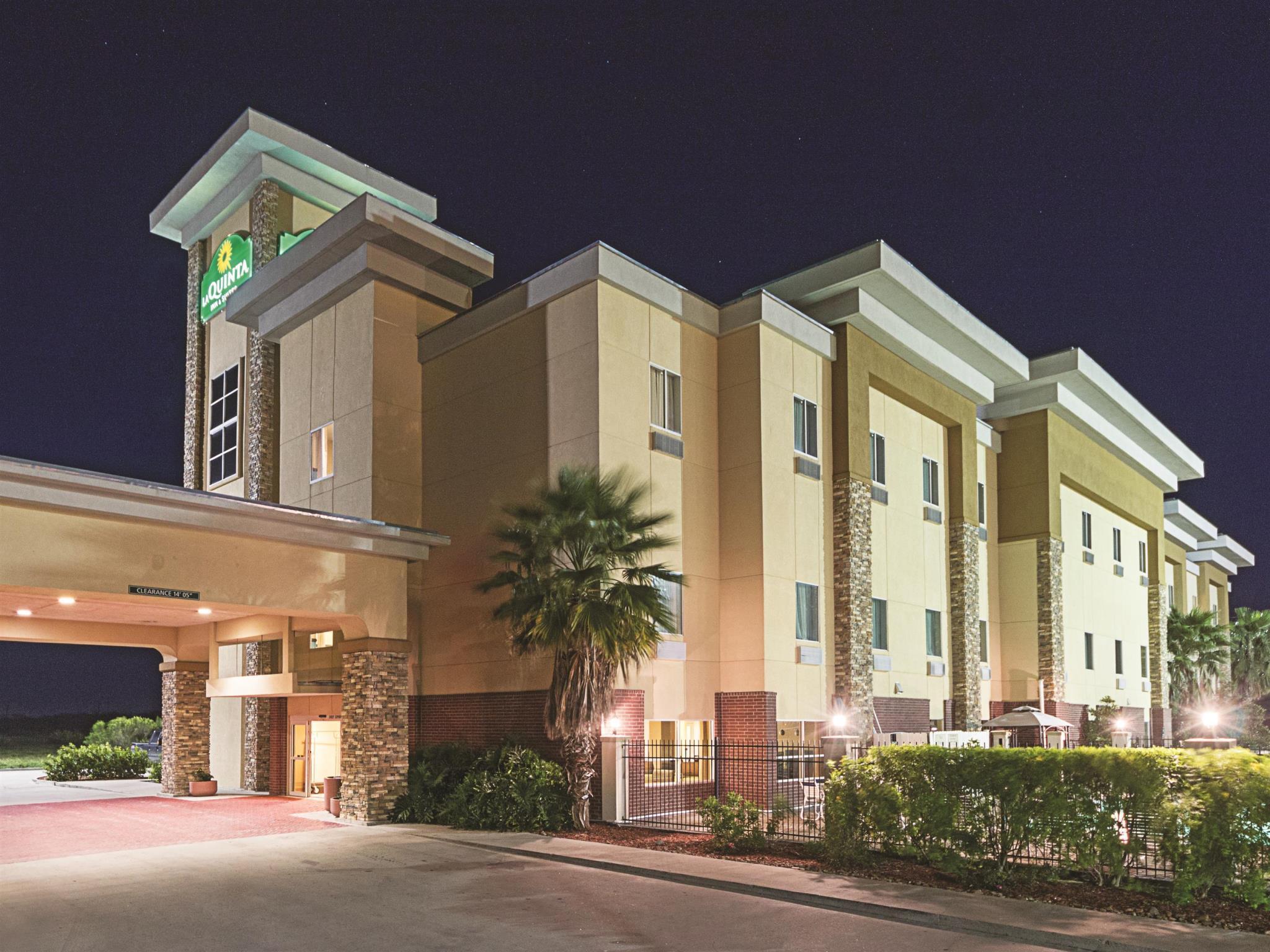 La Quinta By Wyndham Mathis Exterior photo