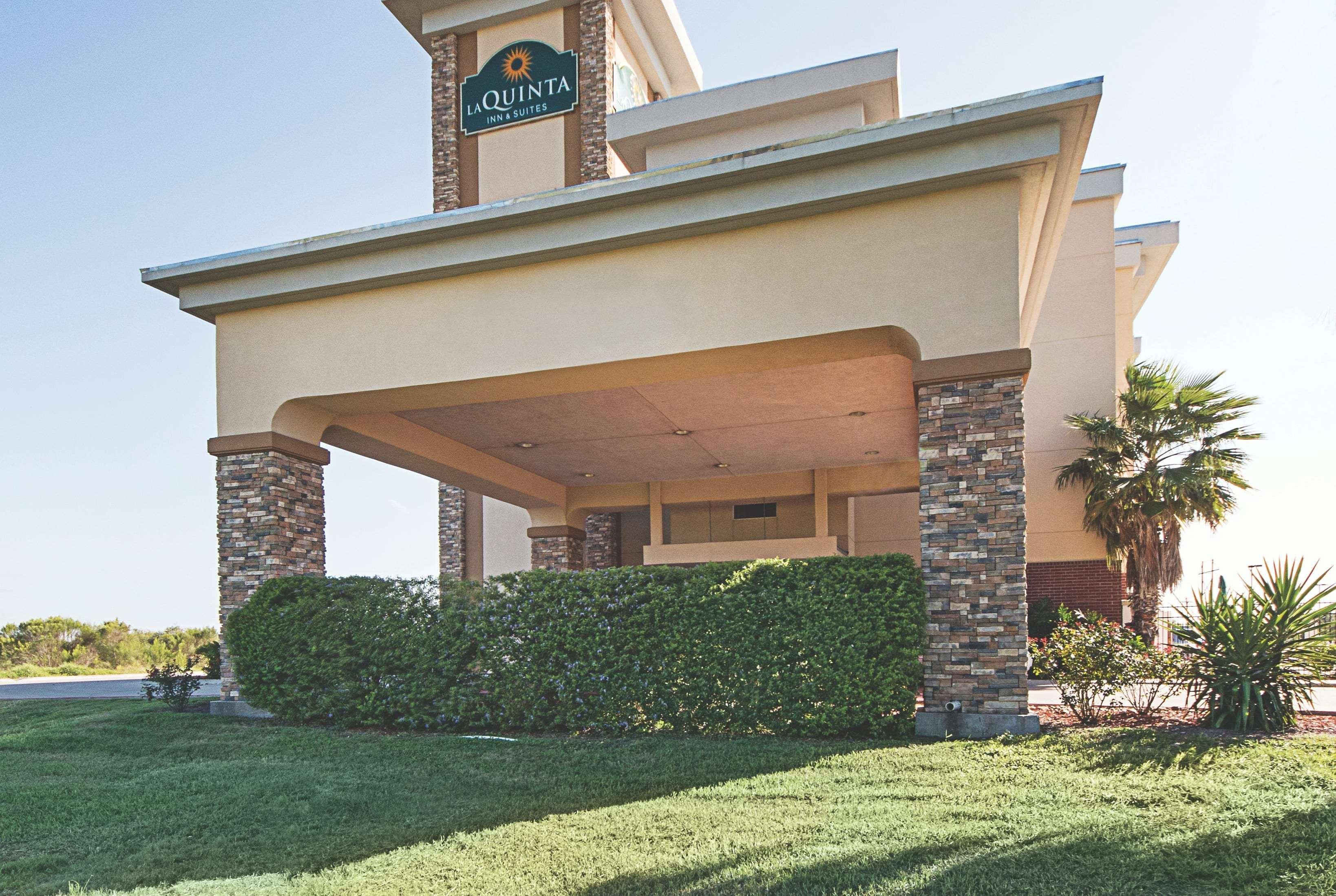 La Quinta By Wyndham Mathis Exterior photo